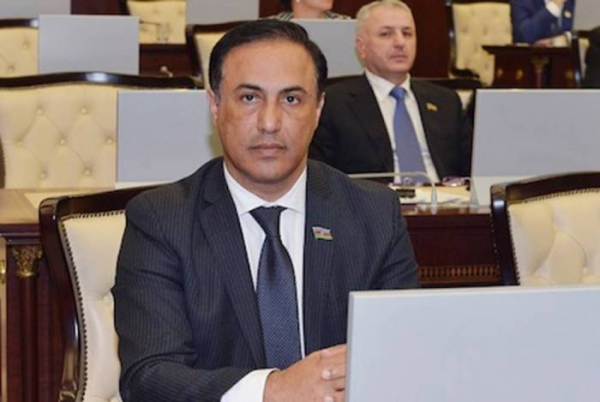 Fransa Ukraynaya vermədiyi silahları Ermənistana verir - Elman Nəsirov