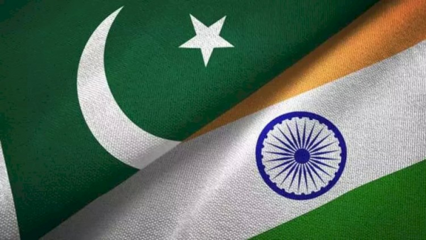 Pakistan və Hindistan əsgərləri bir-birinə atəş açdı