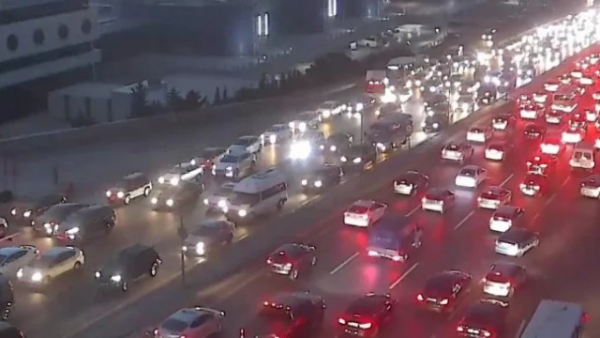 Bu yollarda tıxac var - SİYAHI