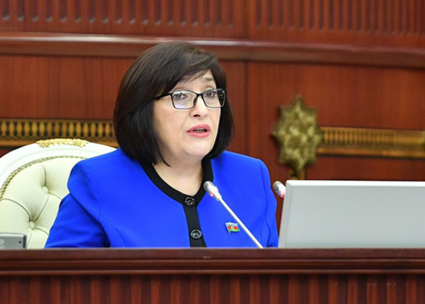 "Siz elə danışdınız ki, elə bil ölkədə təhsil yoxdur" - Spikerdən deputata irad
