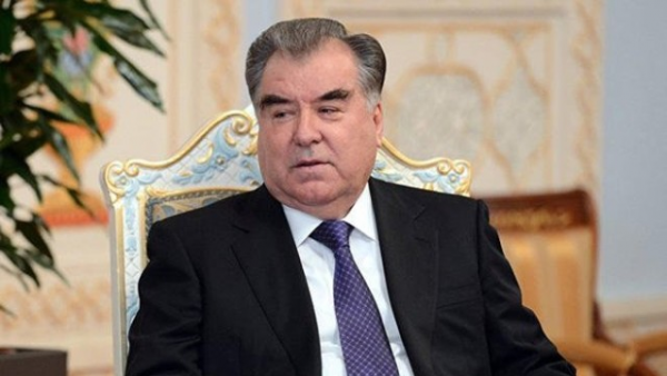 Emoməli Rəhmon Azərbaycana gəldi