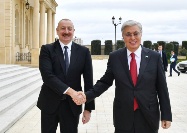 Prezidentin Tokayevlə görüşündən - Fotolar