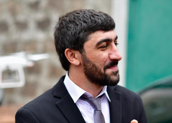 Erməni deputat Bakıda yaşamaq istəyir
