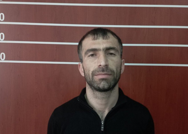 Hacıqabulda xarici vətəndaşa narkokuryerlik edən şəxs ƏLƏ KEÇDİ