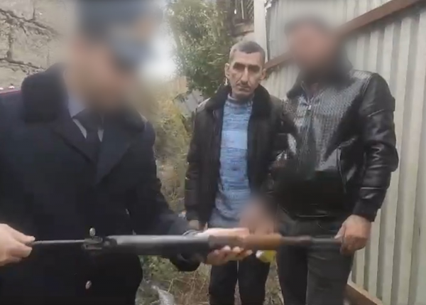 Polis 54 yaşlı şəxsdə "Kalaşnikov" aşkar etdi