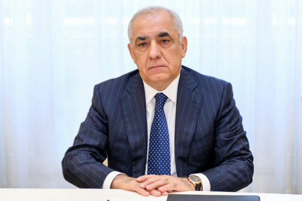 Əli Əsədov BƏƏ-nin vitse-prezidentini təbrik edib