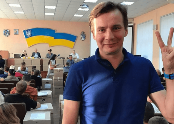 Ukraynada deputat istefa verdi