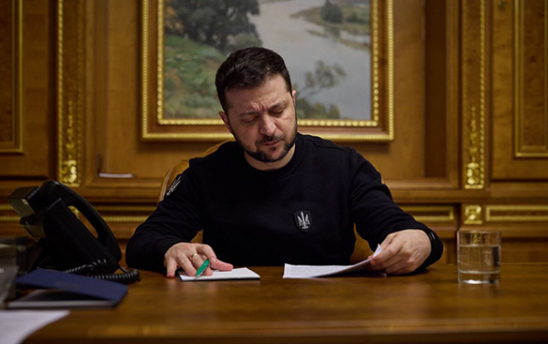 Zelenski Ali Radadakı nümayəndəsini istefaya göndərdi