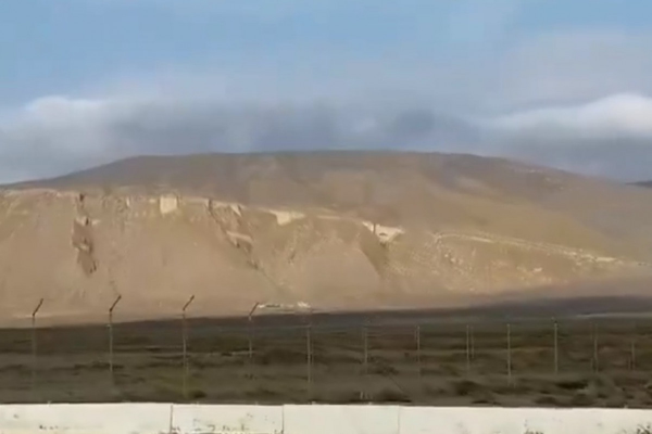Səngəçalda zəlzələdən sonra üzə çıxdığı güman edilən qala divarları ilə bağlı əraziyə baxış keçirilir