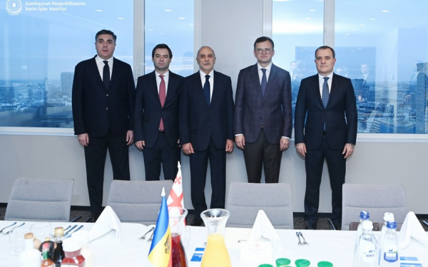Ceyhun Bayramov GUAM XİN başçılarının qeyri-rəsmi görüşündə iştirak edib