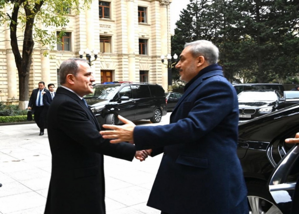Azərbaycan və Türkiyə XİN rəhbərlərinin görüşü başladı