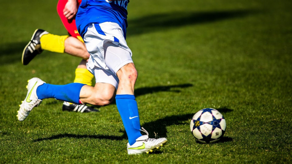 20 yaşlı futbolçu matç zamanı insult keçirdi - FOTO