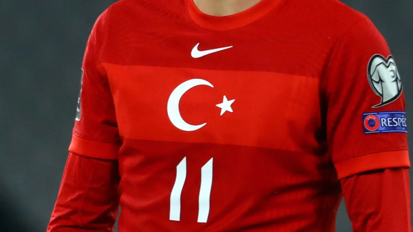 Türkiyə millisinin futbolçusuna şok! Matç zamanı evi qarət edildi - FOTO