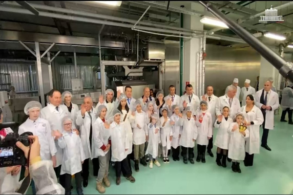 MDB hökumət başçıları Moskvada şokolad fabrikini ziyarət ediblər