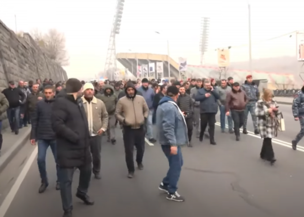 Ermənilər yeni qanuna etiraz edirlər