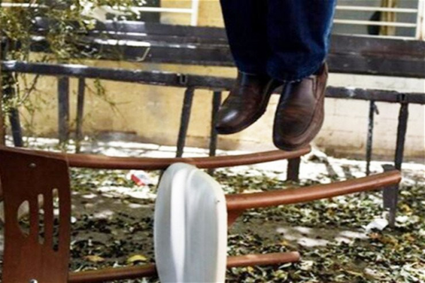 Sumqayıtda xəstə kişi özünü asdı