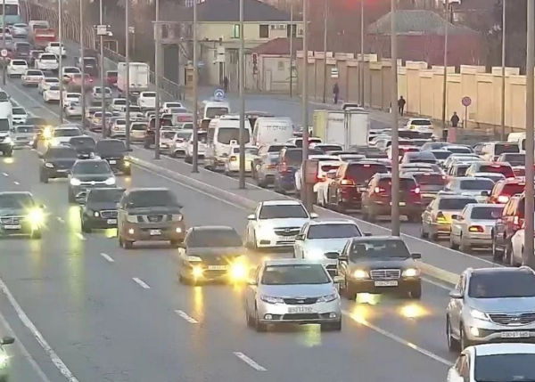 Bakının bir sıra yollarında tıxac var - SİYAHI