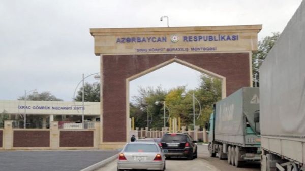 “Qırmızı Körpü”də 508 avtomobil gözləyir"
