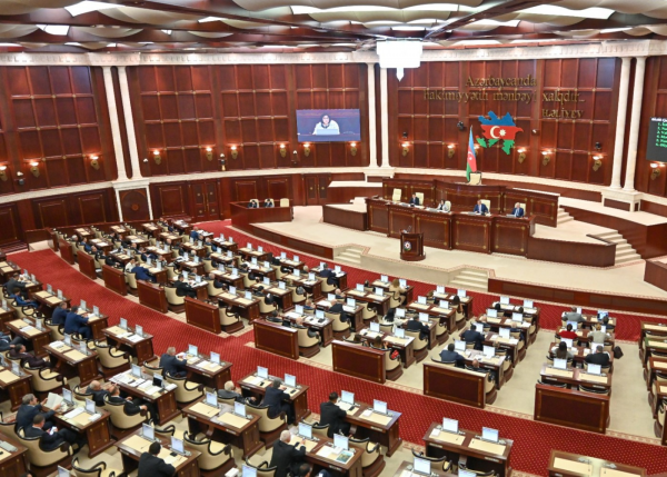 Bu həftə deputatlar tətilə çıxır