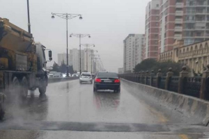Bakıda körpüdəki çökmə aradan qaldırılıb - YENİLƏNİB