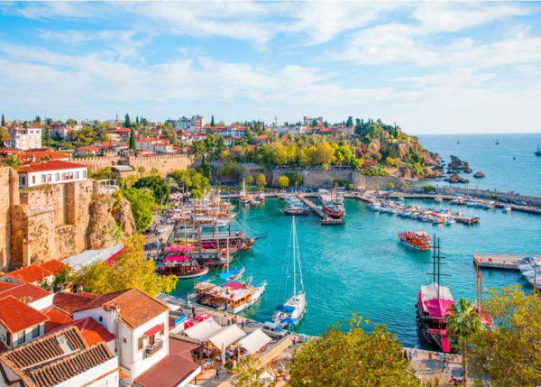 Antalya rekord sayda turist qəbul edib