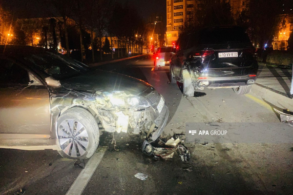 Bakıda üç avtomobil qəzaya uğrayıb - FOTO