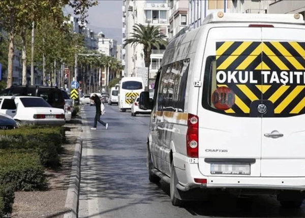 İstanbulda içərisində şagirdlərin olduğu avtobus qaçırıldı
