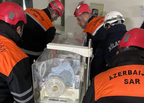Yanğına görə təxliyə olunan 26 körpə KTM-ə yerləşdirilib
