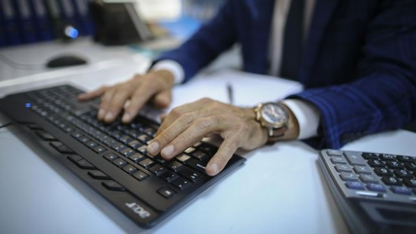 İşçinin hüquqlarını pozan şəxs cərimələndi