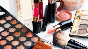 Kosmetik məhsullar xərçəngə səbəb ola bilər - Qadınlara xəbərdarlıq